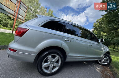 Позашляховик / Кросовер Audi Q7 2013 в 