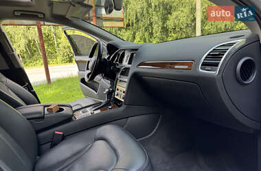 Позашляховик / Кросовер Audi Q7 2013 в 