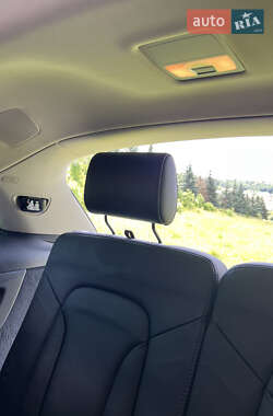 Внедорожник / Кроссовер Audi Q7 2015 в 