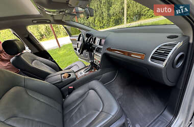 Позашляховик / Кросовер Audi Q7 2013 в 