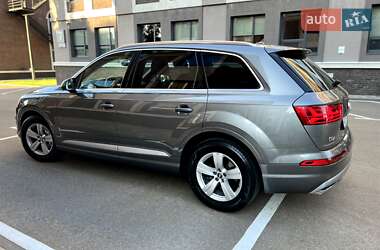 Позашляховик / Кросовер Audi Q7 2015 в 