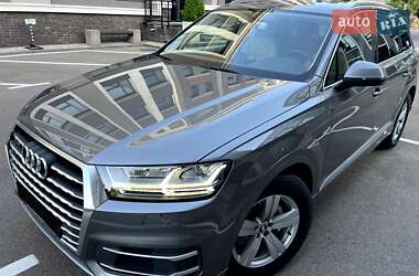 Позашляховик / Кросовер Audi Q7 2015 в 