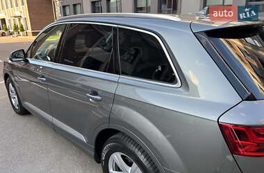 Позашляховик / Кросовер Audi Q7 2015 в 