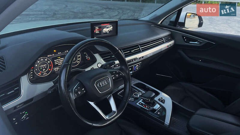 Позашляховик / Кросовер Audi Q7 2017 в Чернівцях