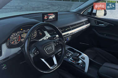 Внедорожник / Кроссовер Audi Q7 2017 в 