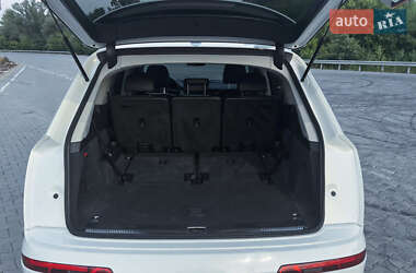 Внедорожник / Кроссовер Audi Q7 2017 в 