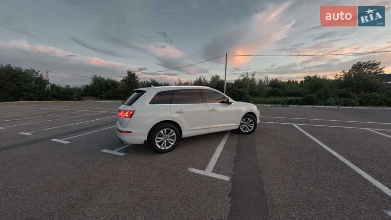 Позашляховик / Кросовер Audi Q7 2017 в Чернівцях