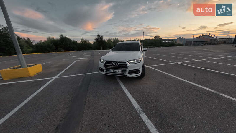 Позашляховик / Кросовер Audi Q7 2017 в Чернівцях