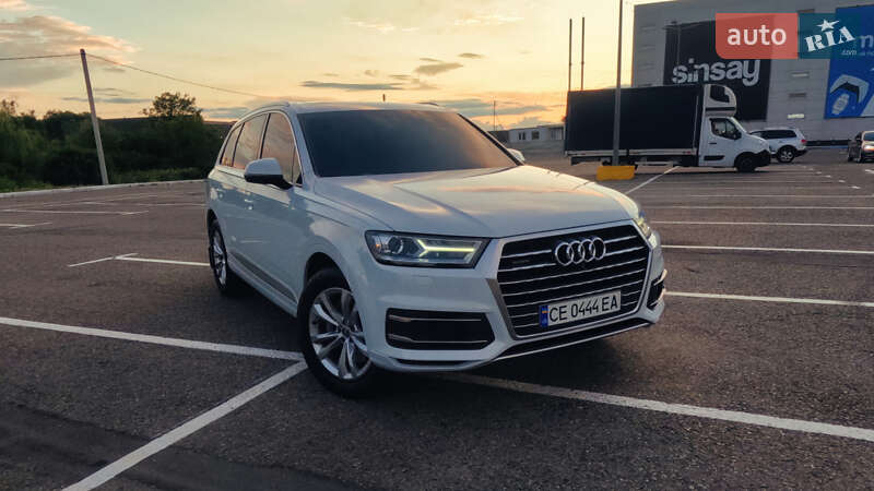 Внедорожник / Кроссовер Audi Q7 2017 в 