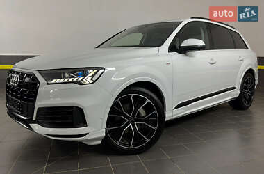 Внедорожник / Кроссовер Audi Q7 2020 в 