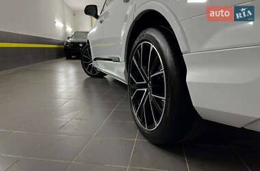 Внедорожник / Кроссовер Audi Q7 2020 в 
