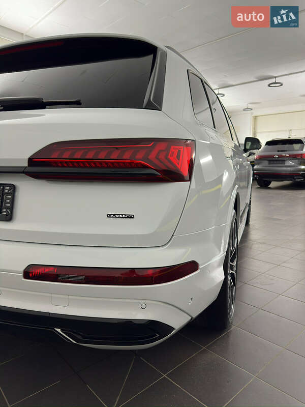 Внедорожник / Кроссовер Audi Q7 2020 в Казатине