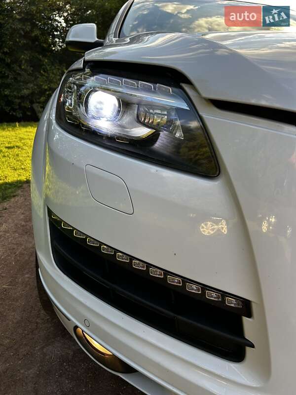 Внедорожник / Кроссовер Audi Q7 2013 в Нововолынске