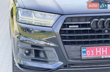 Позашляховик / Кросовер Audi Q7 2017 в 
