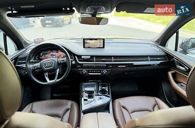 Позашляховик / Кросовер Audi Q7 2017 в 