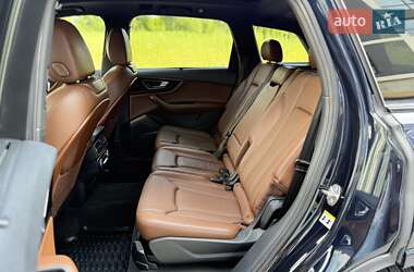 Позашляховик / Кросовер Audi Q7 2017 в 