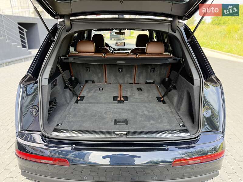 Внедорожник / Кроссовер Audi Q7 2017 в Ровно