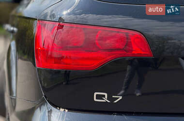 Внедорожник / Кроссовер Audi Q7 2007 в 