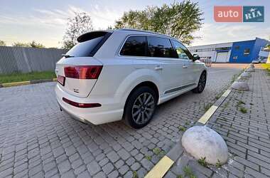 Внедорожник / Кроссовер Audi Q7 2016 в 
