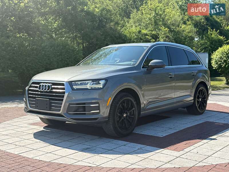 Внедорожник / Кроссовер Audi Q7 2017 в 