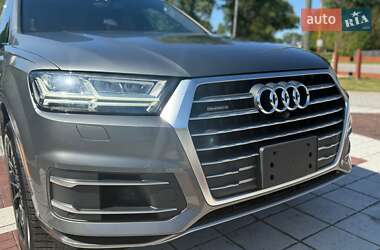 Внедорожник / Кроссовер Audi Q7 2017 в 