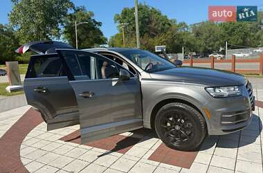 Внедорожник / Кроссовер Audi Q7 2017 в 