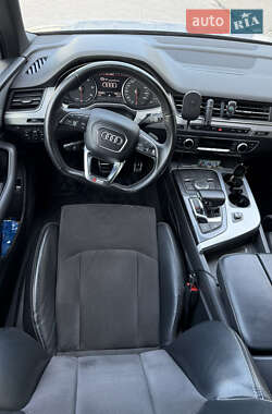 Внедорожник / Кроссовер Audi Q7 2017 в 