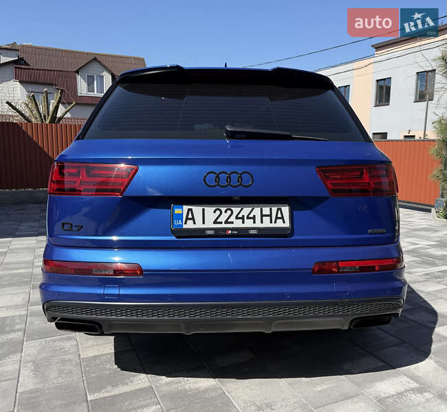 Позашляховик / Кросовер Audi Q7 2016 в Києві