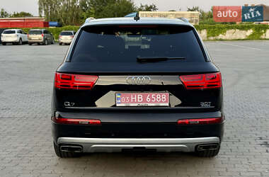 Внедорожник / Кроссовер Audi Q7 2017 в 