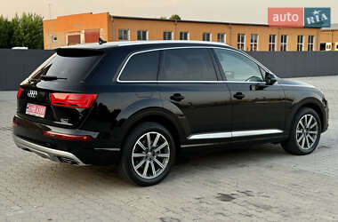 Внедорожник / Кроссовер Audi Q7 2017 в 