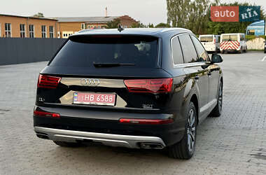 Внедорожник / Кроссовер Audi Q7 2017 в 