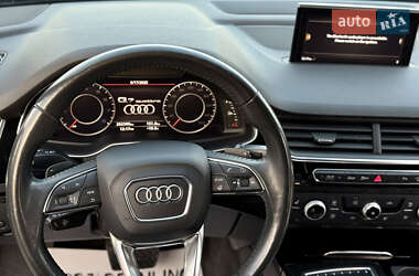 Внедорожник / Кроссовер Audi Q7 2017 в 
