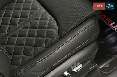 Позашляховик / Кросовер Audi Q7 2020 в 