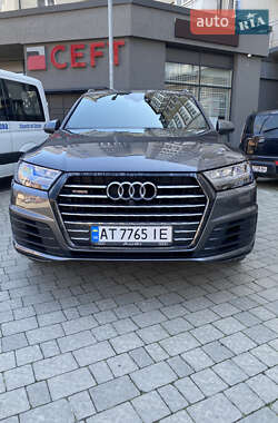 Внедорожник / Кроссовер Audi Q7 2018 в 