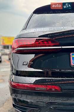 Внедорожник / Кроссовер Audi Q7 2022 в 