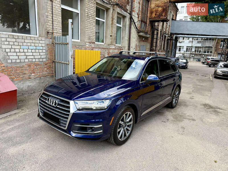Внедорожник / Кроссовер Audi Q7 2019 в 