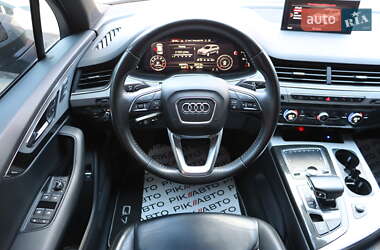 Позашляховик / Кросовер Audi Q7 2019 в 