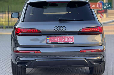 Внедорожник / Кроссовер Audi Q7 2021 в 