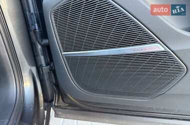 Внедорожник / Кроссовер Audi Q7 2021 в 