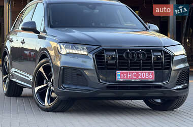 Внедорожник / Кроссовер Audi Q7 2021 в 