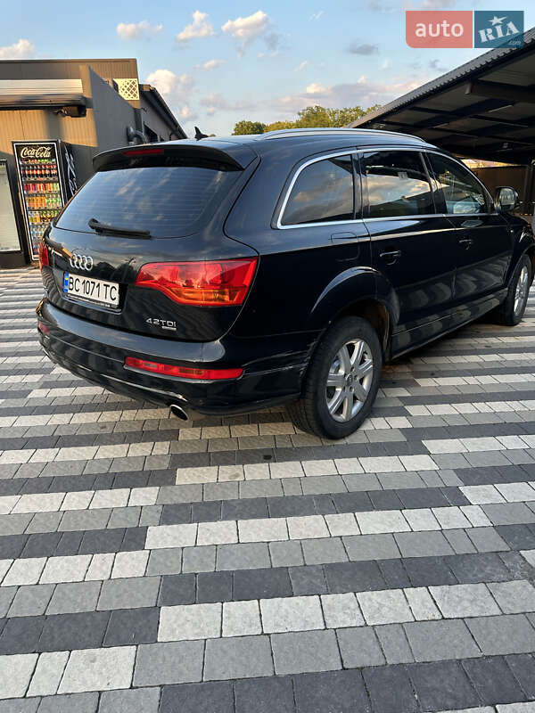 Позашляховик / Кросовер Audi Q7 2008 в 