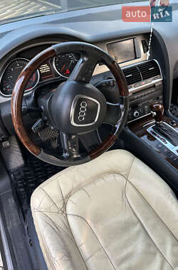 Позашляховик / Кросовер Audi Q7 2008 в 