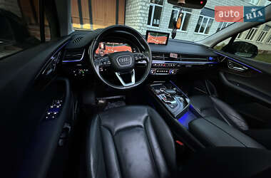 Внедорожник / Кроссовер Audi Q7 2018 в 
