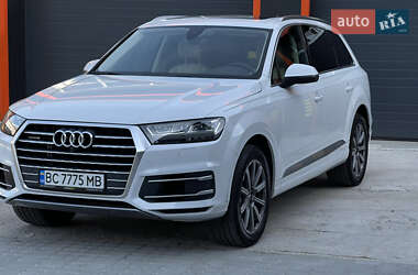 Внедорожник / Кроссовер Audi Q7 2016 в 