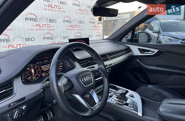 Внедорожник / Кроссовер Audi Q7 2018 в 