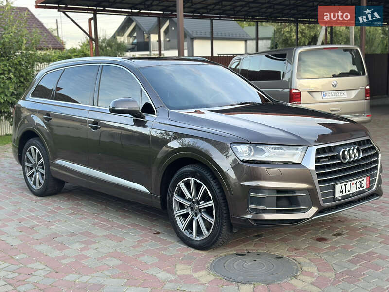 Внедорожник / Кроссовер Audi Q7 2017 в Владимире