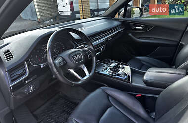 Внедорожник / Кроссовер Audi Q7 2017 в 