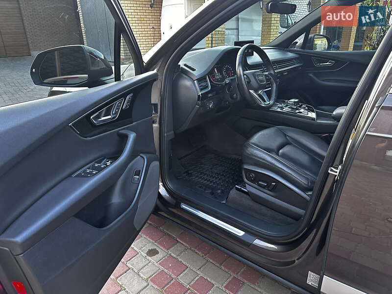 Внедорожник / Кроссовер Audi Q7 2017 в Владимире