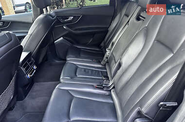 Внедорожник / Кроссовер Audi Q7 2017 в 
