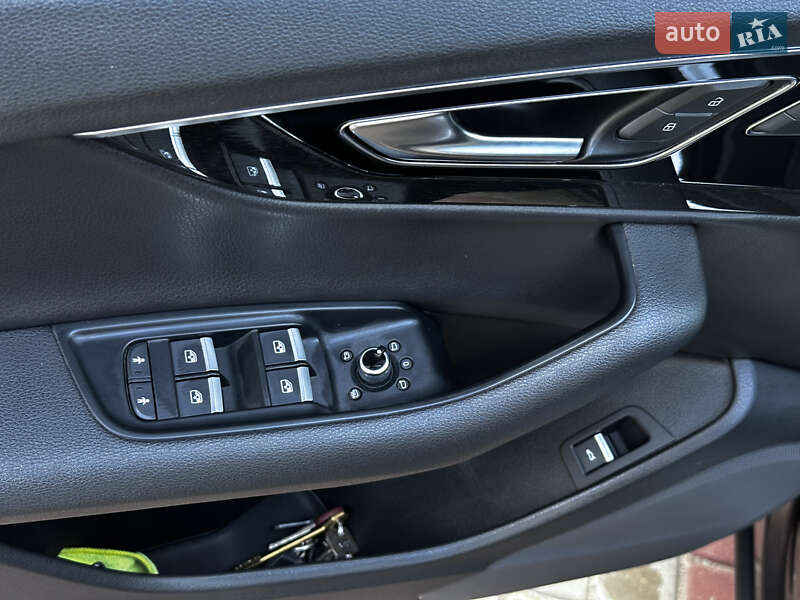 Внедорожник / Кроссовер Audi Q7 2017 в Владимире